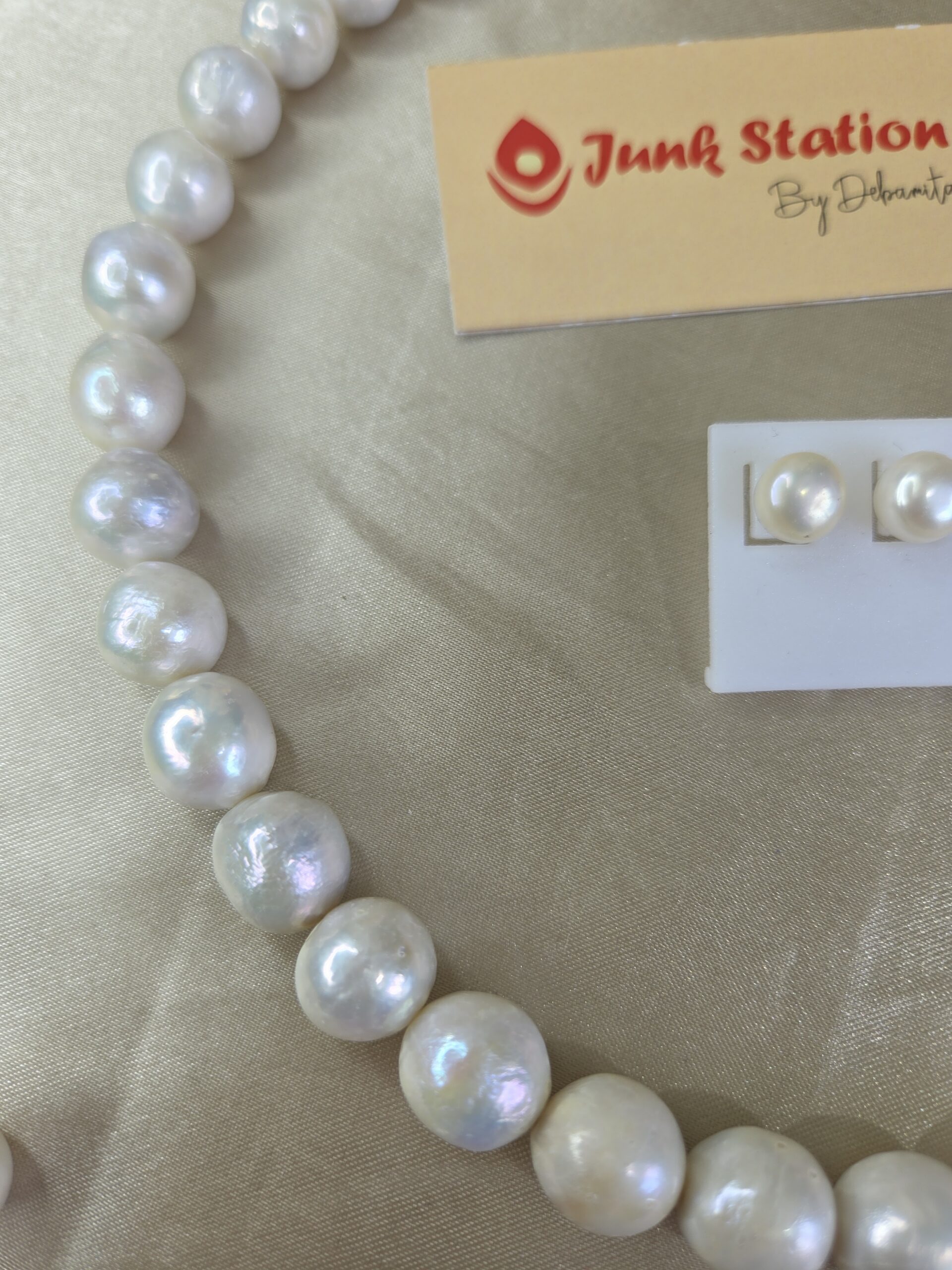 Single line of White Pearl Neckpiece - Image 3