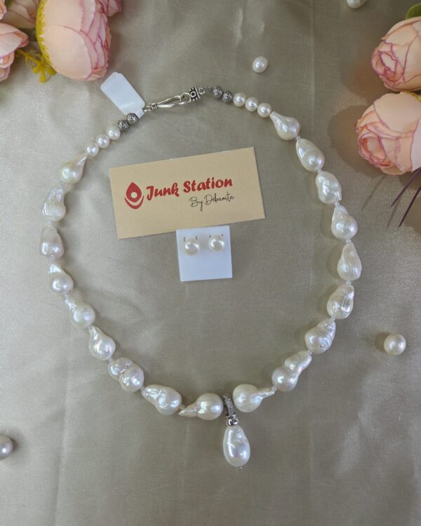Single line of Baroque Pearl Neckpiece with pendant