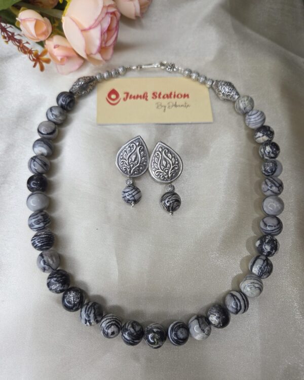 Single line of Spider Web Jasper Neckpiece