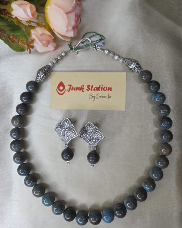 Single line of Blue Crazy Lace Agate
