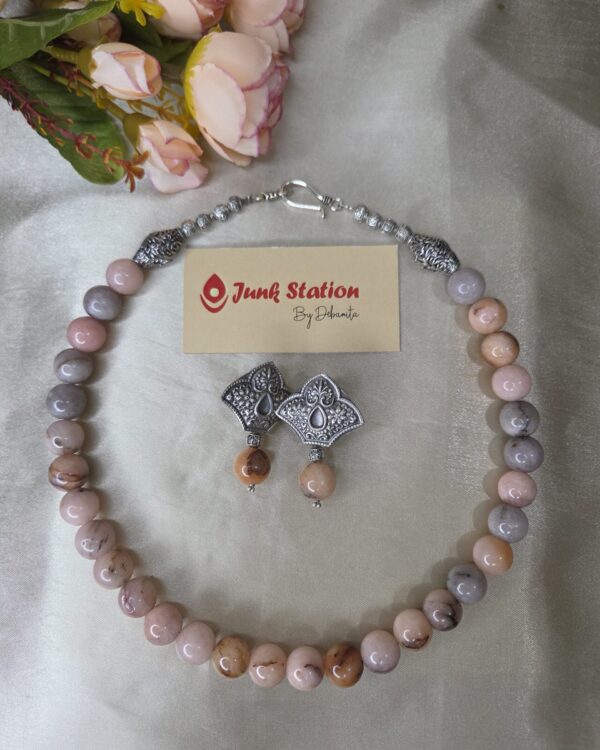 Single line of Pink Opal