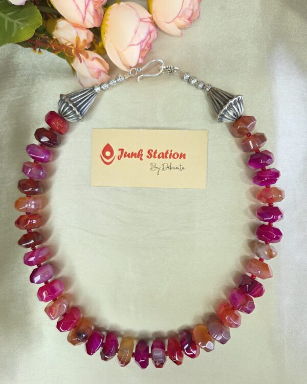Single line of Original Agate Neckpiece