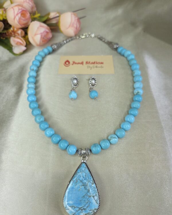 Single line of Original Turquoise stone with Original Turquoise Pendant