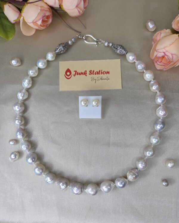 Single line of White Baroque Pearl Neckpiece